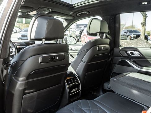 Used 2024 BMW X7 xDrive40i w/ M Sport Package image 25