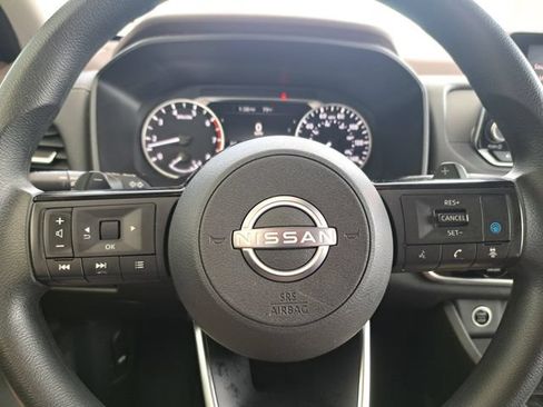 Used 2023 Nissan Rogue SV AWD/4WD image 9