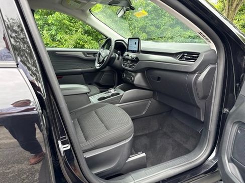 Used 2024 Ford Escape Active w/ Cold Weather Package FWD image 32