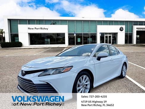 Used 2023 Toyota Camry LE FWD image 1