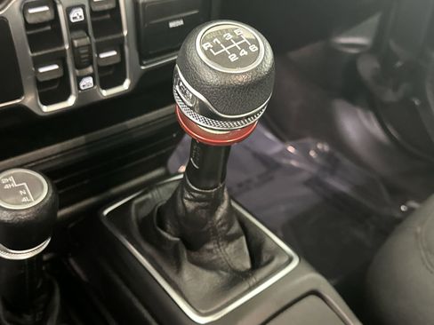 Used 2020 Jeep Wrangler Unlimited Sport S image 24