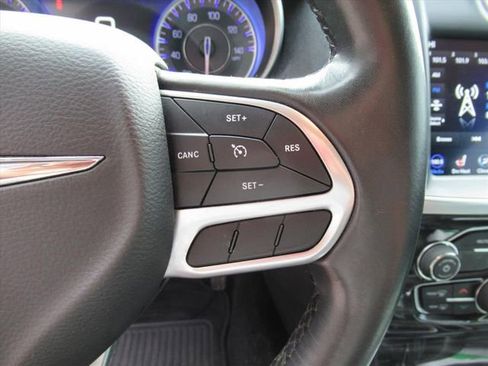 Used 2019 Chrysler 300 Touring w/ Quick Order Package 2EF image 18