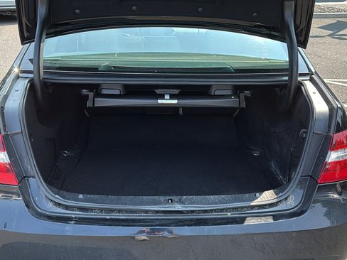 Used 2013 Mercedes-Benz E 350 4MATIC Sedan image 26
