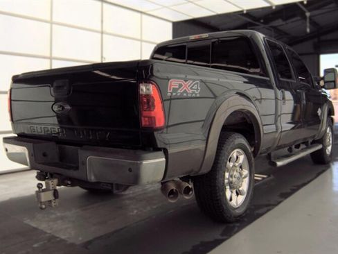 Used 2015 Ford F250 Lariat w/ Lariat Interior Package AWD/4WD image 3