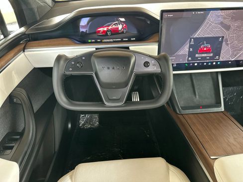 Used 2023 Tesla Model X AWD/4WD image 16