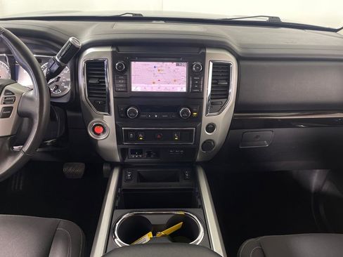 Used 2019 Nissan Titan SV w/ SV Convenience Package image 15