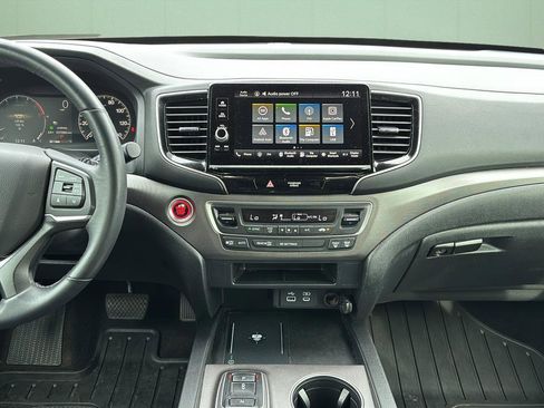 Used 2025 Honda Ridgeline Sport image 22