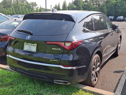Used 2024 Acura MDX w/ Technology Package AWD/4WD image 3