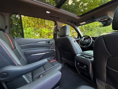 Used 2024 Chevrolet Traverse RS w/ LPO, Floor Liner Package AWD/4WD image 35