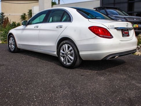 Used 2019 Mercedes-Benz C 300 4MATIC Sedan image 4