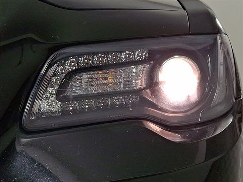 Used 2016 Chrysler 300 S image 12