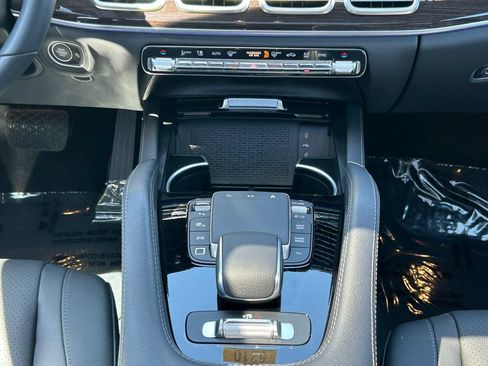 Used 2025 Mercedes-Benz GLS 450 4MATIC image 26