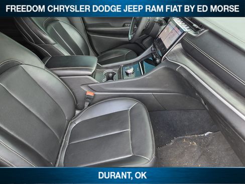 Used 2024 Jeep Grand Cherokee L Limited w/ Luxury Tech Group II RWD image 9