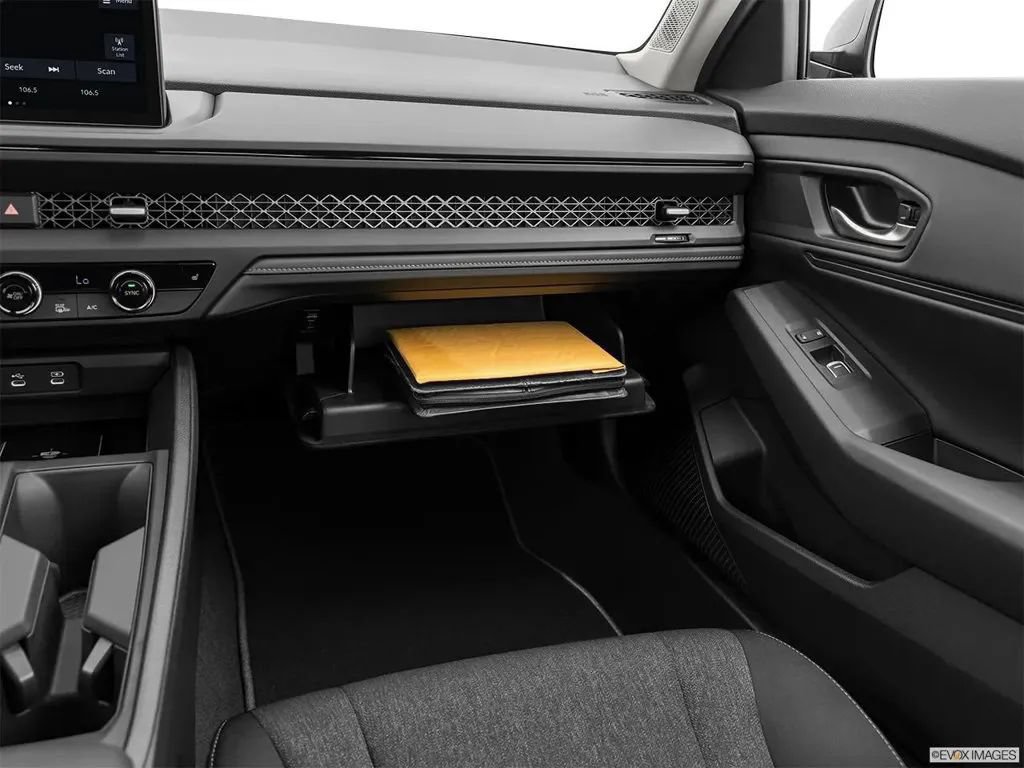 New 2026 Honda Accord LX image 27