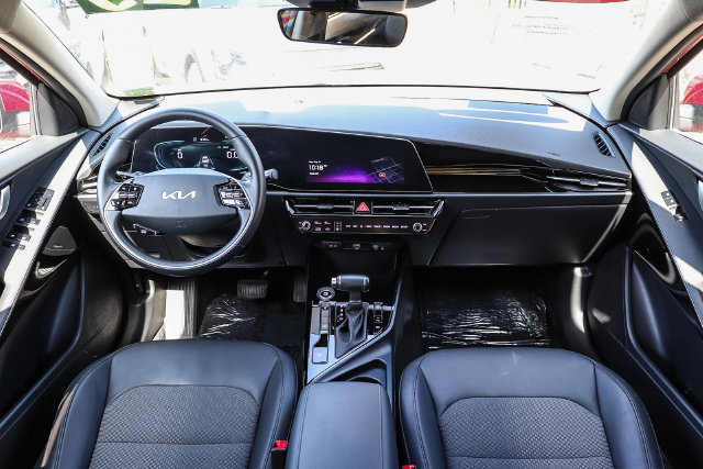 Certified 2025 Kia Niro EX FWD image 13