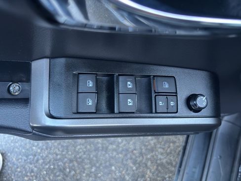 Used 2023 Toyota Tacoma TRD Off-Road image 17