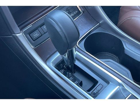 Used 2022 Subaru Ascent Touring image 31