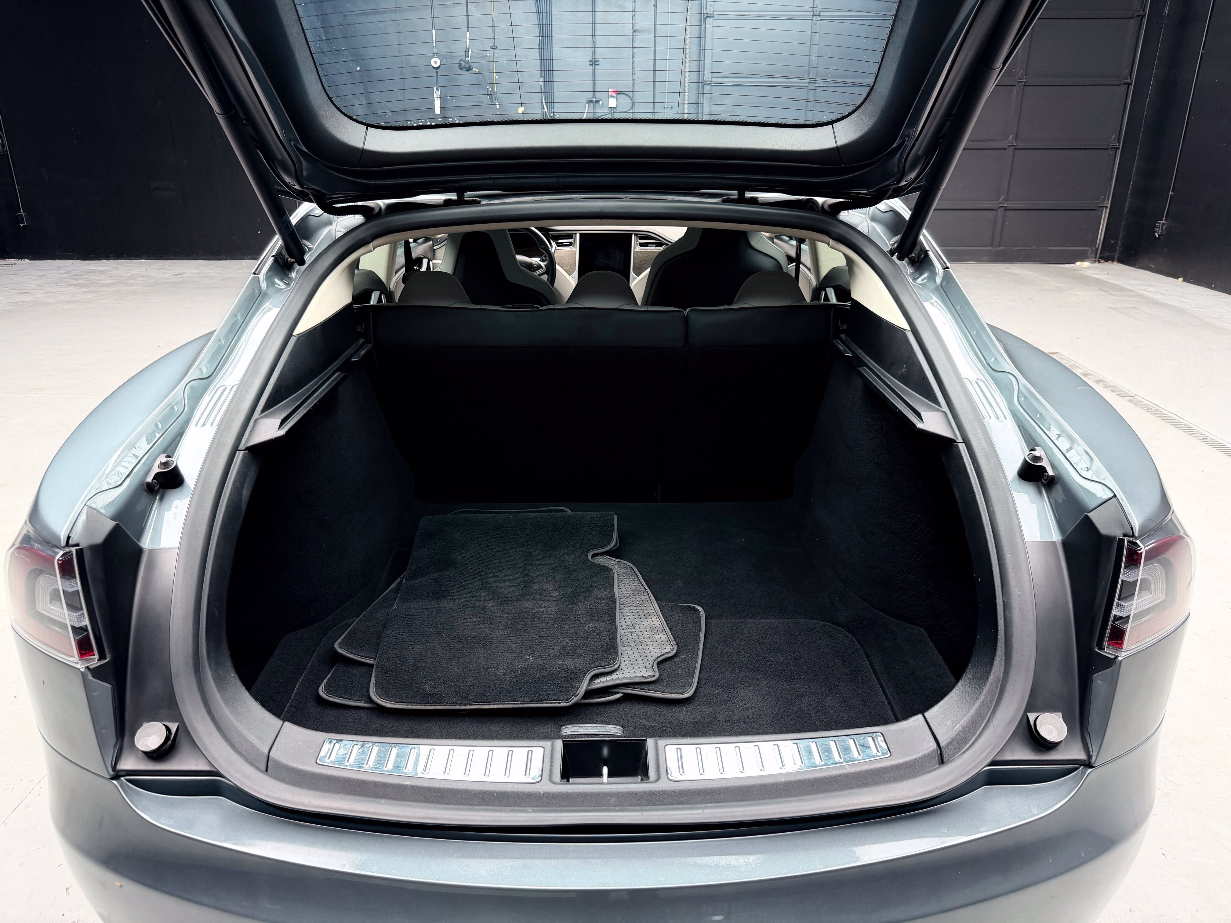 Used 2013 Tesla Model S RWD image 37