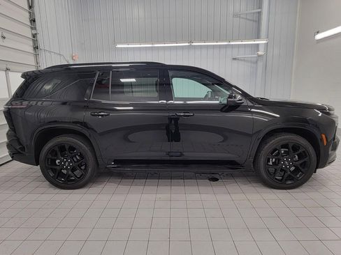 Certified 2025 Chevrolet Traverse RS w/ LPO, Floor Liner Package AWD/4WD image 11