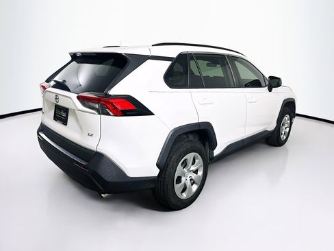 Used 2020 Toyota RAV4 LE image 9