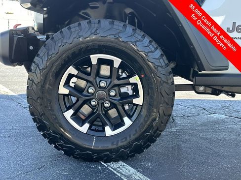 New 2026 Jeep Wrangler Unlimited Rubicon w/ Safety Group image 34