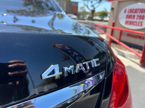 Used 2018 Mercedes-Benz E 400 4MATIC Sedan w/ Premium 3 Package image 9