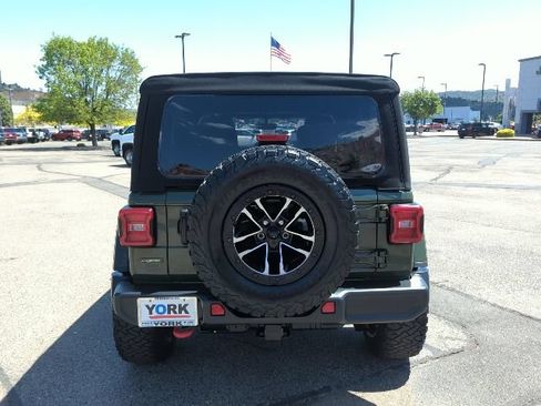 Used 2022 Jeep Wrangler Unlimited Rubicon AWD/4WD image 5