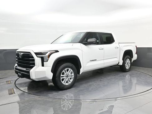Used 2024 Toyota Tundra SR5 w/ SR5 Premium Package AWD/4WD image 4