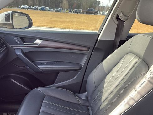 Used 2021 Audi Q5 Premium Plus w/ Premium Plus Package image 22