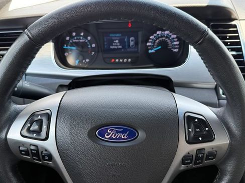Certified 2018 Ford Taurus SEL FWD image 17