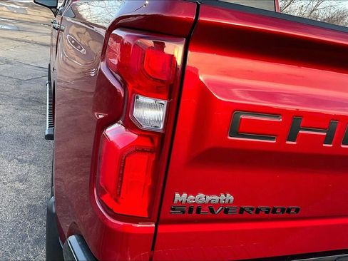 Used 2021 Chevrolet Silverado 1500 LT Trail Boss w/ Convenience Package II image 25