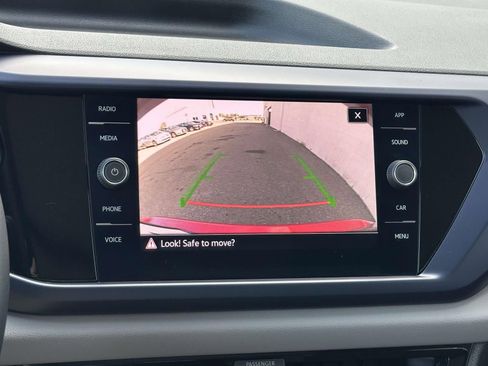 Used 2022 Volkswagen Taos SE image 19