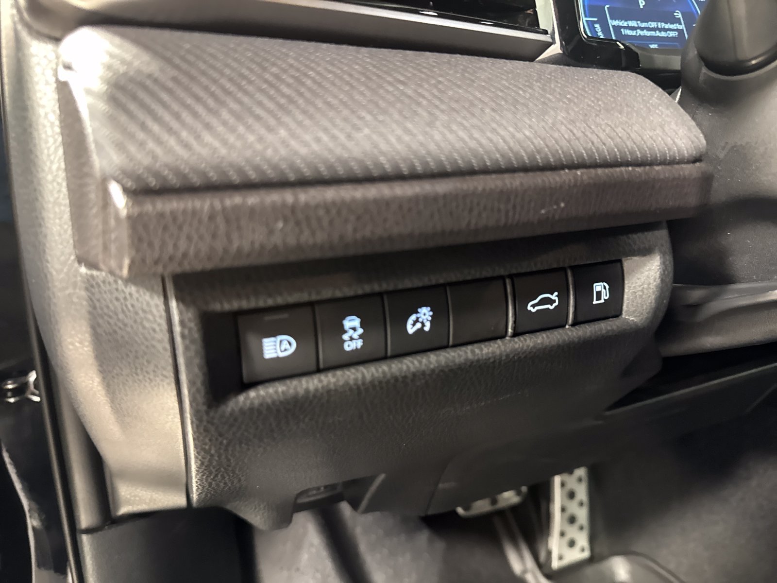 Used 2025 Toyota Camry SE FWD image 14