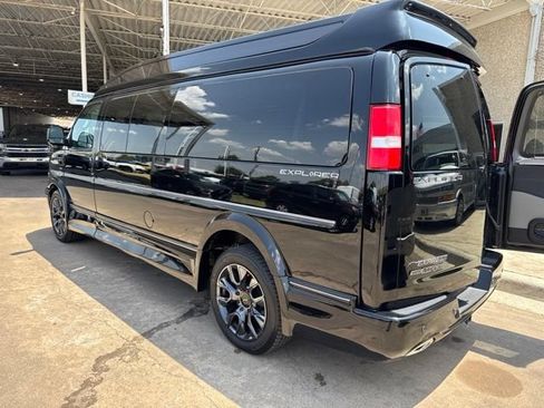 Used 2023 Chevrolet Express 2500 Extended RWD image 4