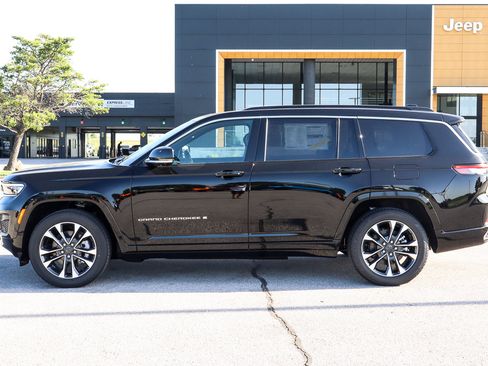 New 2025 Jeep Grand Cherokee L Overland w/ Advanced Protech Group III image 8