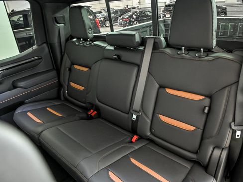 New 2026 GMC Sierra 1500 AT4 w/ Technology Package AWD/4WD image 11