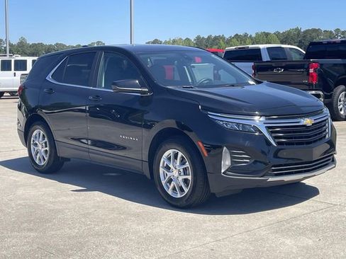 Used 2024 Chevrolet Equinox LT w/ LPO, Floor Liner Package FWD image 5