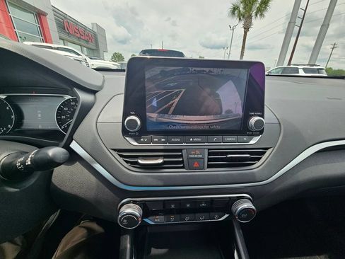 Used 2021 Nissan Altima 2.5 SV FWD image 19