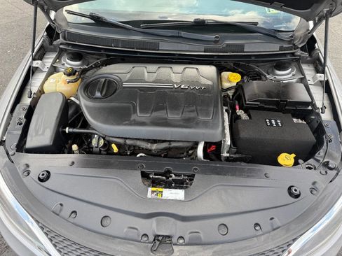 Used 2015 Chrysler 200 Limited w/ Convenience Group image 33