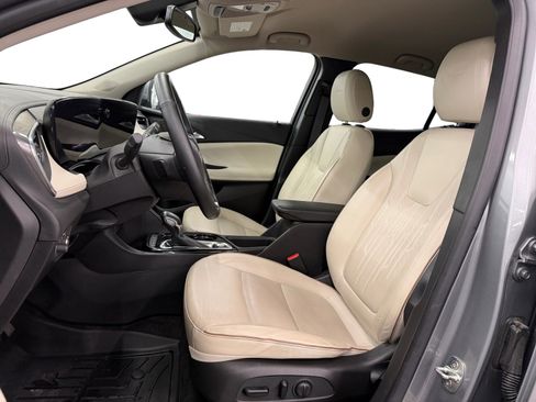 Used 2024 Buick Encore GX Avenir image 9