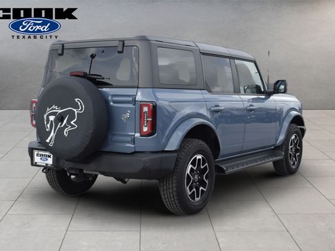 Used 2025 Ford Bronco Outer Banks AWD/4WD image 3
