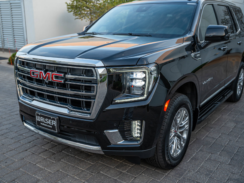 Used 2024 GMC Yukon SLT w/ SLT Premium Package AWD/4WD image 14