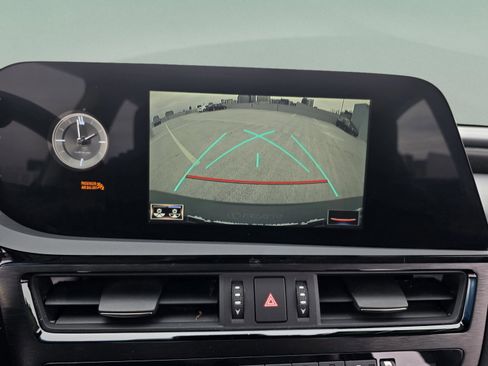 Certified 2022 Lexus ES 350 w/ Premium Package image 24