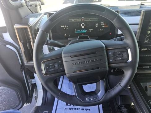 Used 2025 GMC Hummer EV 3X w/ LPO, Illumination Package AWD/4WD image 4