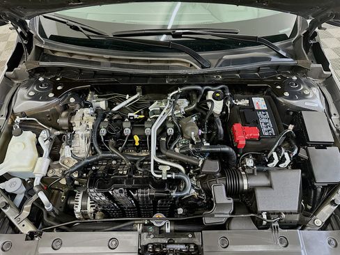 Used 2025 Nissan Altima 2.5 SR FWD image 33
