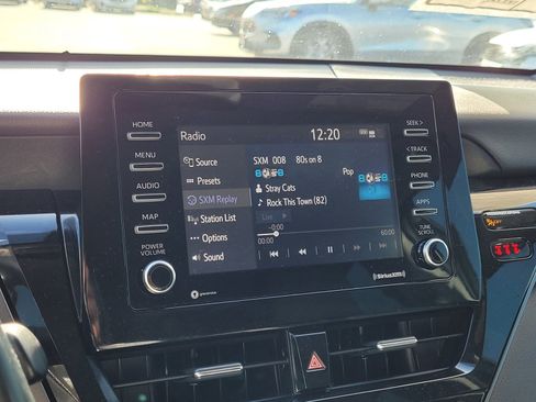 Used 2022 Toyota Camry SE image 23