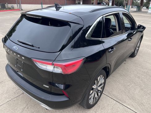 Used 2020 Ford Escape Titanium image 13