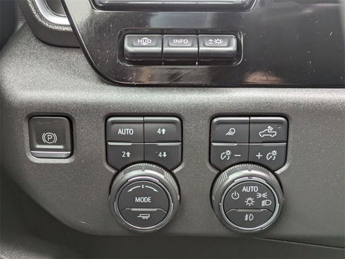 Used 2022 Chevrolet Silverado 1500 High Country w/ Technology Package image 24