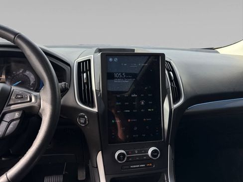 Used 2022 Ford Edge SEL image 11