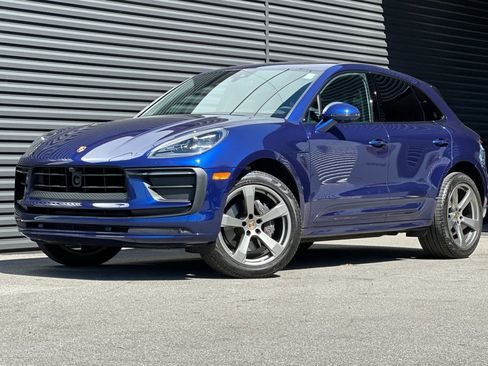 Used 2024 Porsche Macan image 1